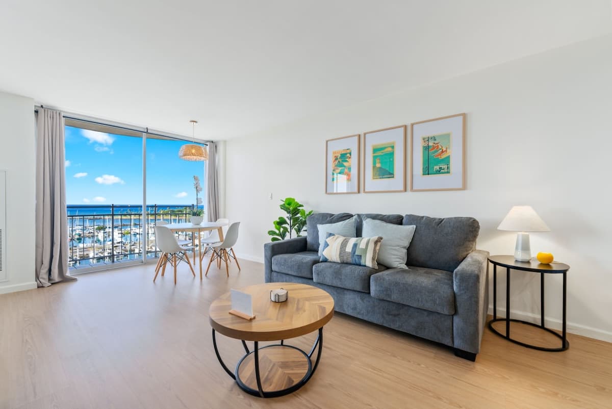 *Oceanfront Renovated Getaway in Waikiki - Photo 5