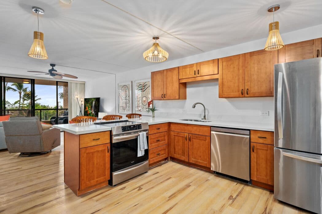 Condo in Kailua-Kona · ★5.0 · 1 bedroom · 3 beds · 2 baths - Photo 4