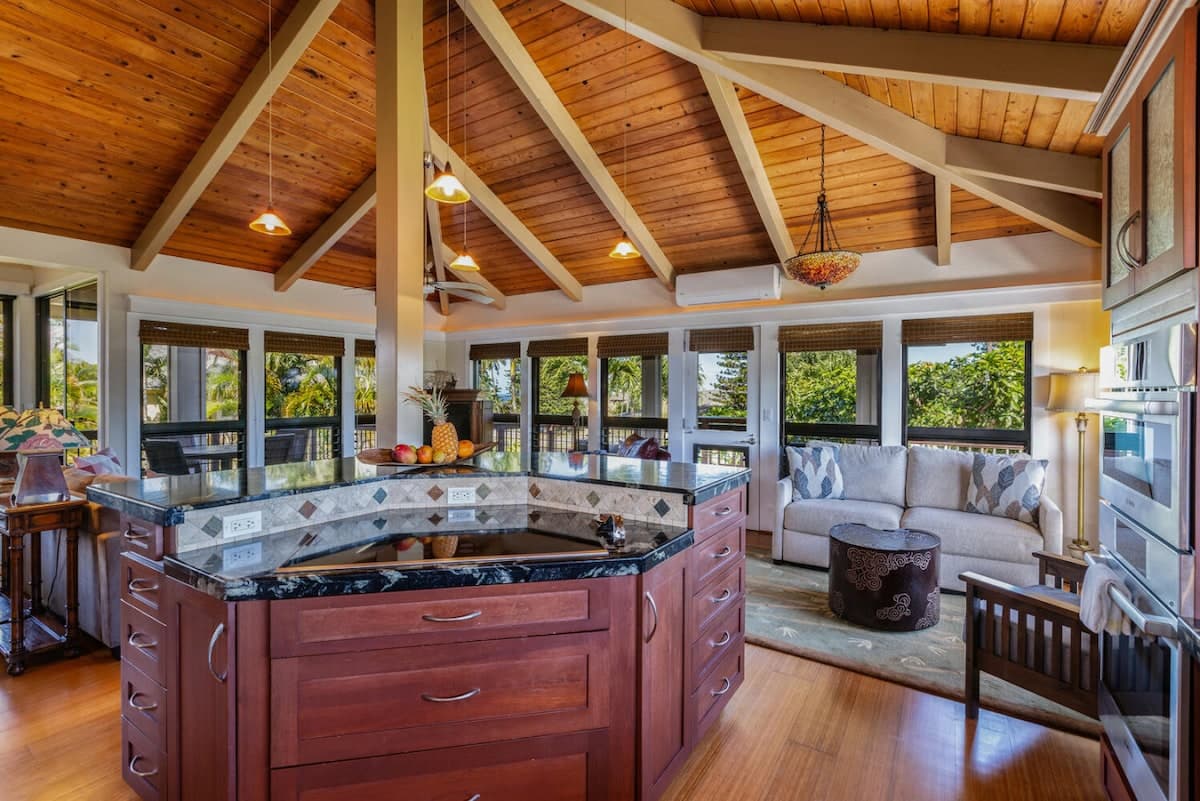 Home in Princeville · ★5.0 · 3 bedrooms · 3 beds · 3.5 baths - Photo 5