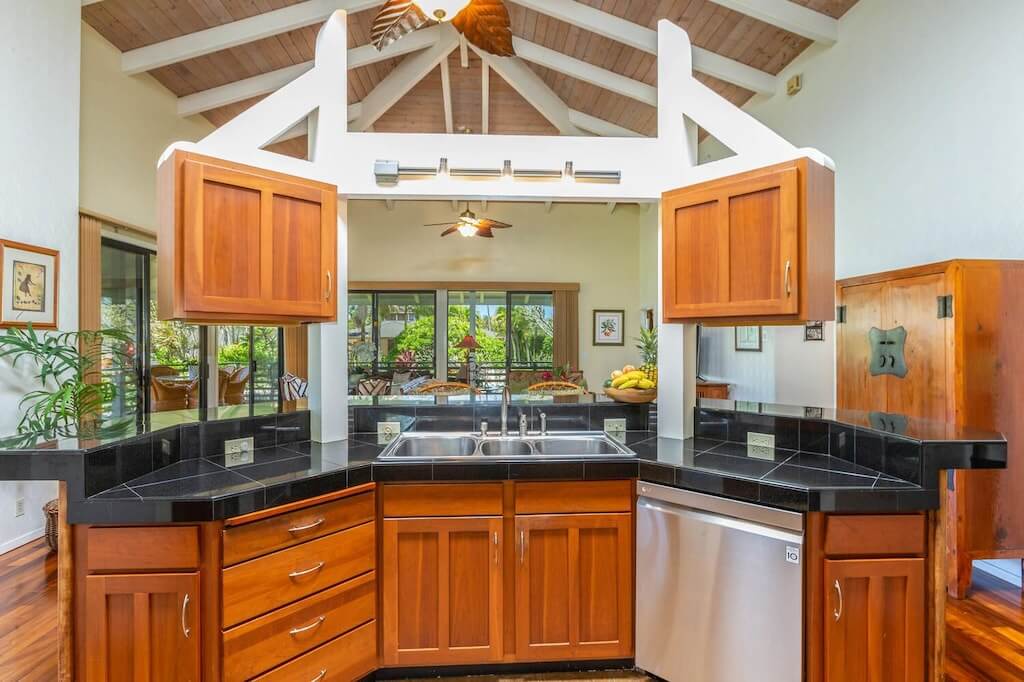 Home in Princeville · ★4.93 · 4 bedrooms · 5 beds · 2.5 private baths - Photo 5