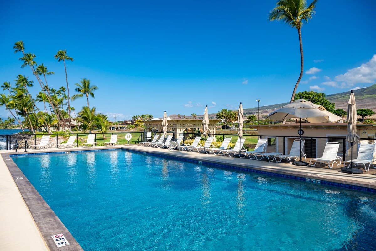 Home in Lahaina · ★5.0 · 3 bedrooms · 4 beds · 4 shared baths - Photo 5
