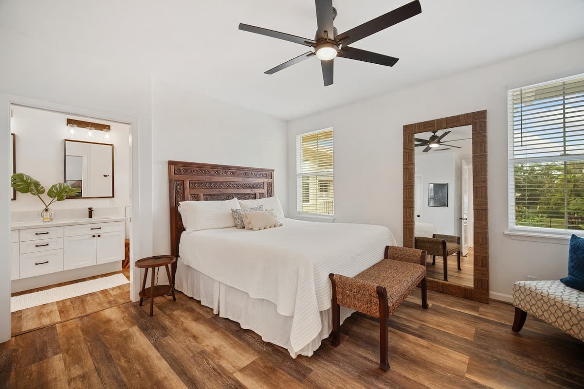 Townhouse in Princeville · ★4.94 · 2 bedrooms · 4 beds · 2.5 shared baths - Photo 4