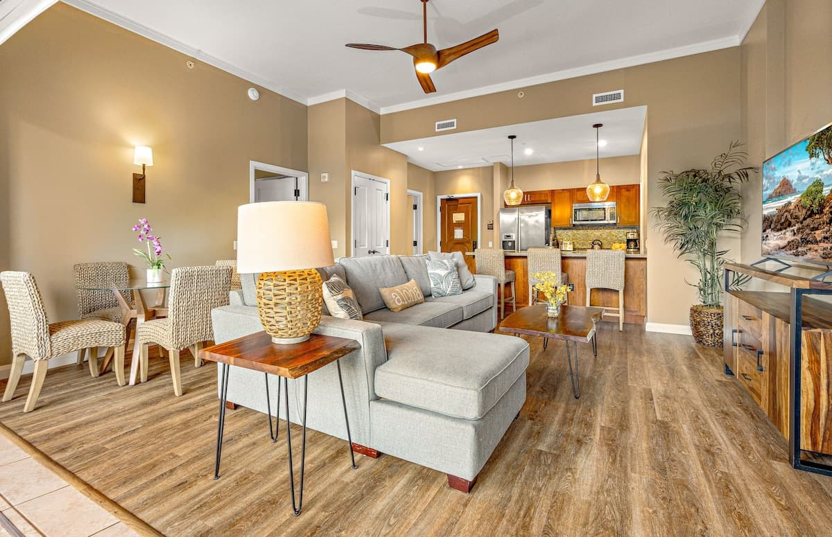 Condo in Lahaina · ★4.92 · 1 bedroom · 2 beds · 1 bath - Photo 3