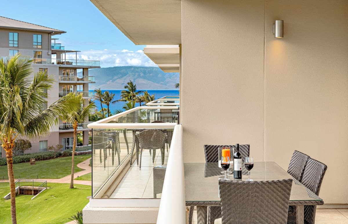 Condo in Lahaina · ★4.86 · 1 bedroom · 2 beds · 1 bath - Photo 3