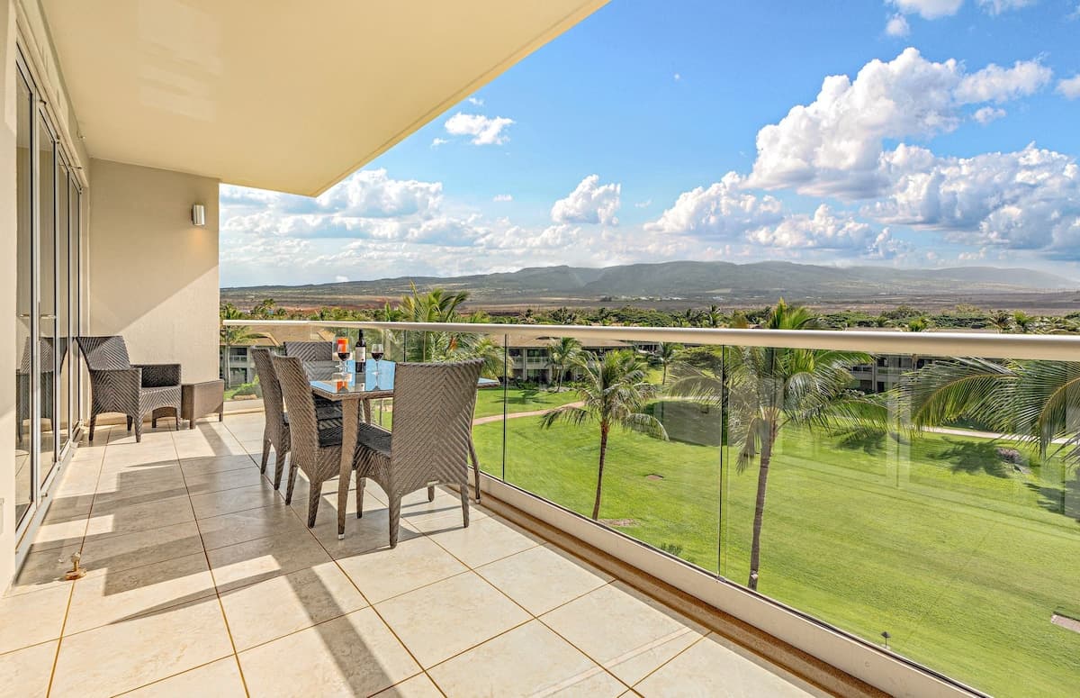Condo in Lahaina · ★4.86 · 1 bedroom · 2 beds · 1 bath - Photo 4