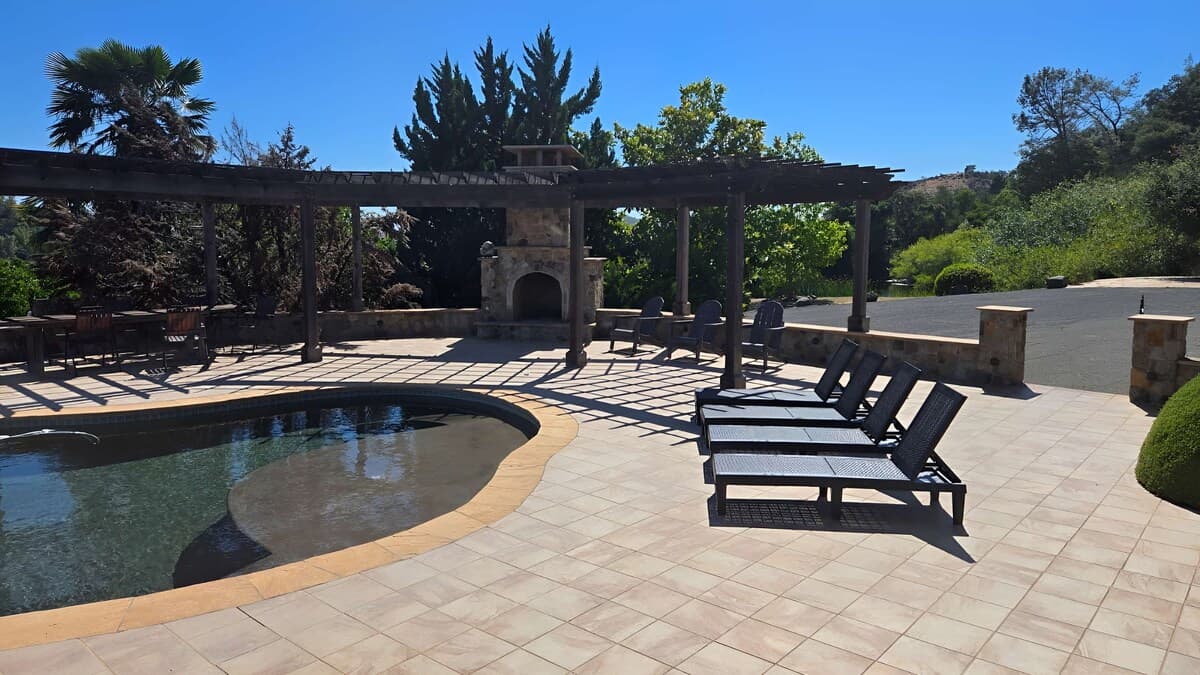 Napa Farmhouse with Vineyard & Lake Views - Photo 4