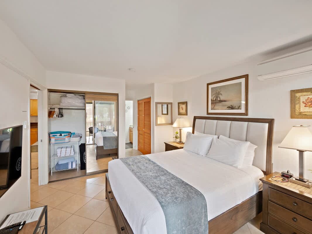 Condo in Kailua-Kona · ★4.9 · 1 bedroom · 2 beds · 1 bath - Photo 5