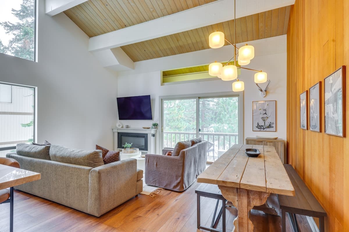 Kings Beach Townhome, Pool, 2 Balconies, Hiking - Photo 5