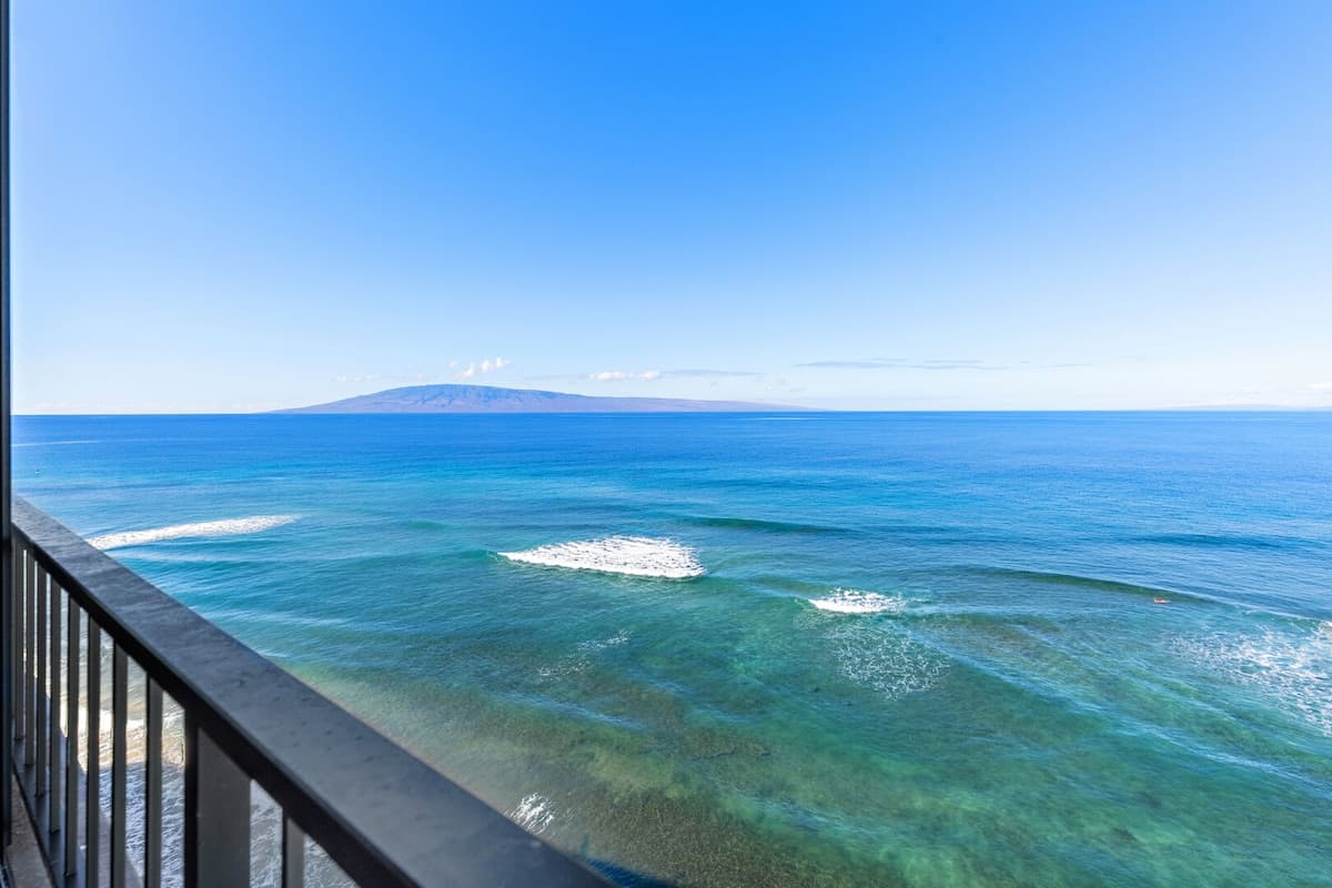 Condo in Lahaina · ★5.0 · 1 bedroom · 2 beds · 1 private bath - Photo 3