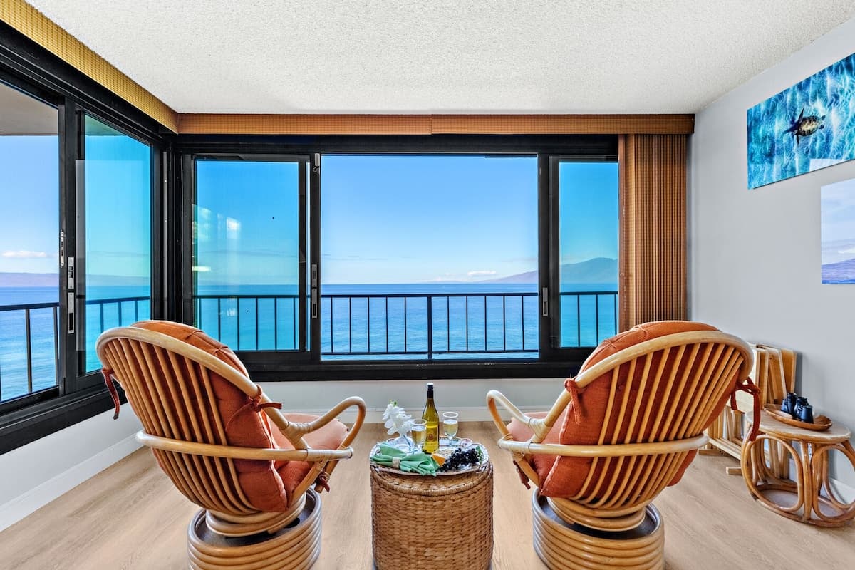 Condo in Lahaina · ★5.0 · 1 bedroom · 2 beds · 1 private bath - Photo 1