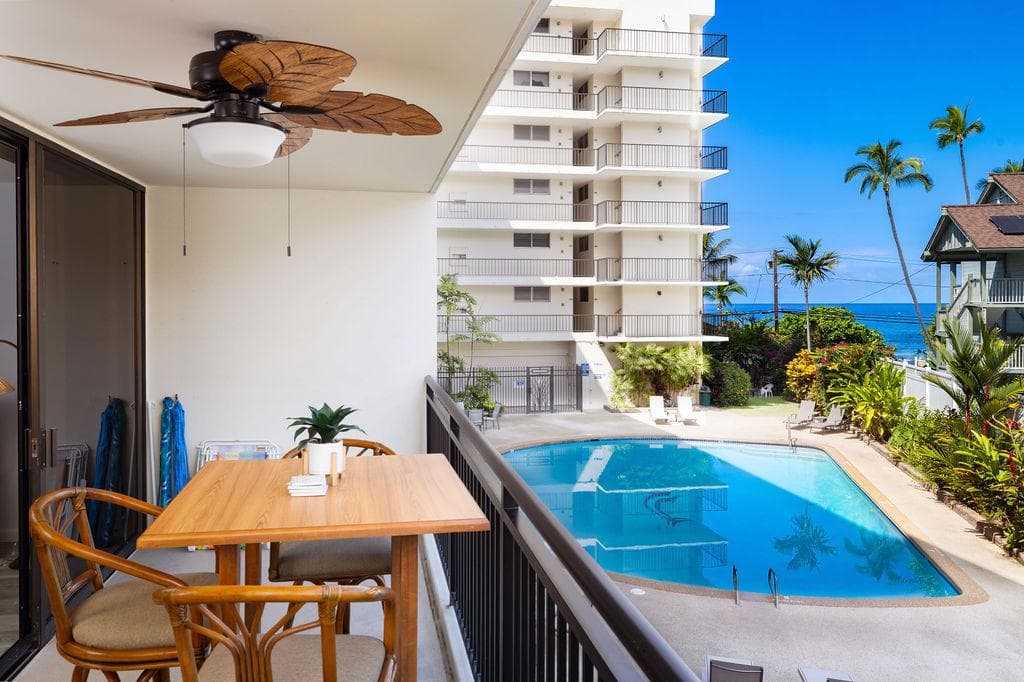 Condo in Kailua-Kona · ★4.8 · 1 bedroom · 2 beds · 2 private baths - Photo 1