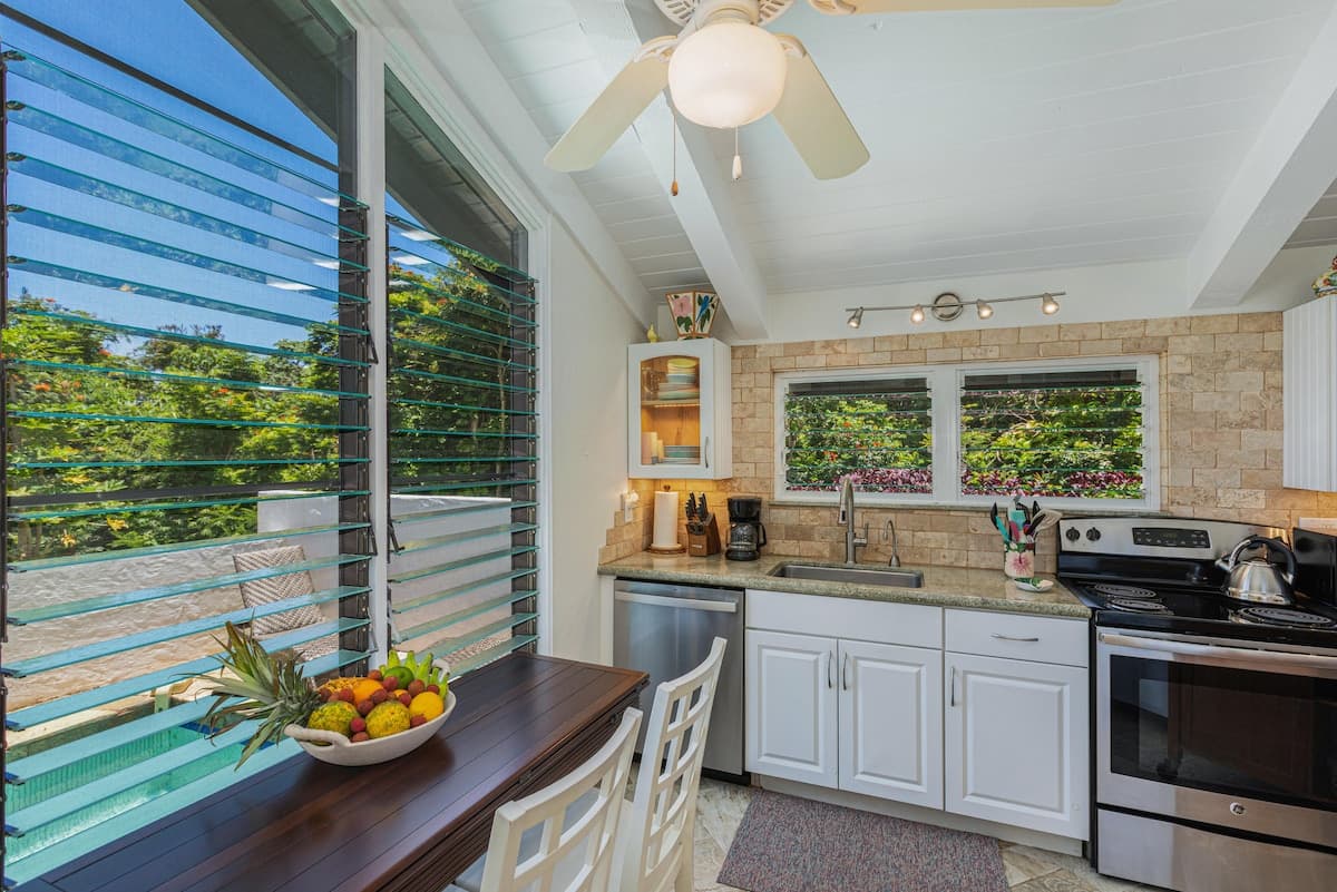 Home in Princeville · ★4.33 · 2 bedrooms · 2 beds · 2 baths - Photo 3