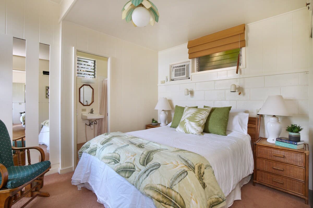 Home in Lihue · ★4.7 · 2 bedrooms · 3 beds · 2 shared baths - Photo 2
