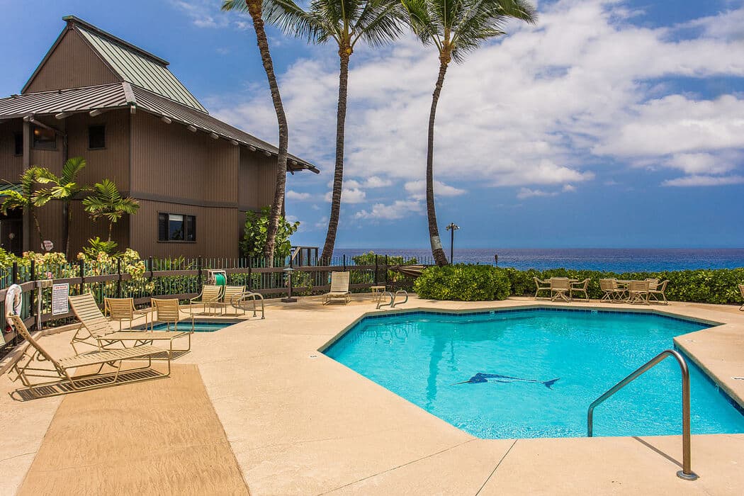 Townhouse in Kailua-Kona · ★4.91 · 3 bedrooms · 4 beds · 3 baths - Photo 5