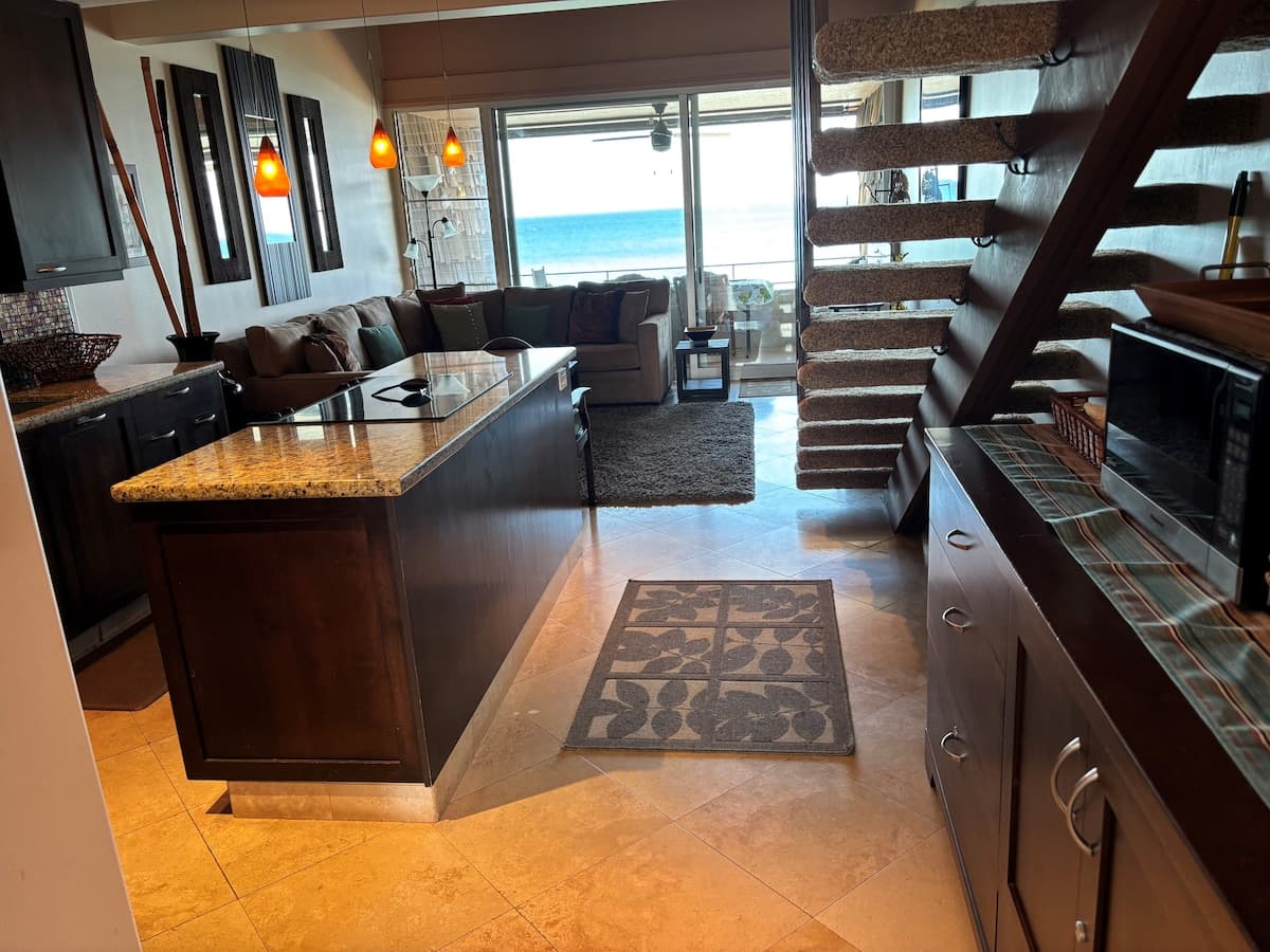 Condo in Lahaina · ★5.0 · 2 bedrooms · 2 beds · 2 baths - Photo 4