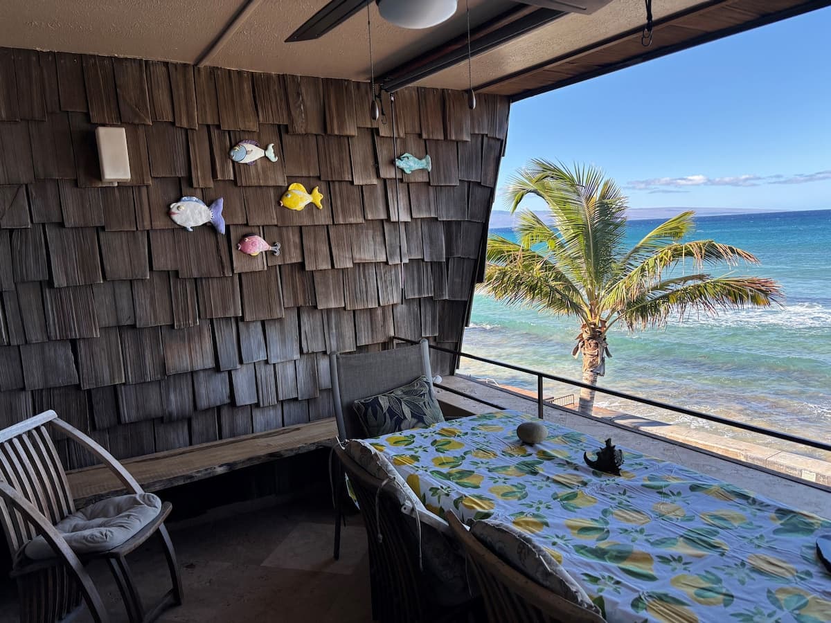 Condo in Lahaina · ★5.0 · 2 bedrooms · 2 beds · 2 baths - Photo 2