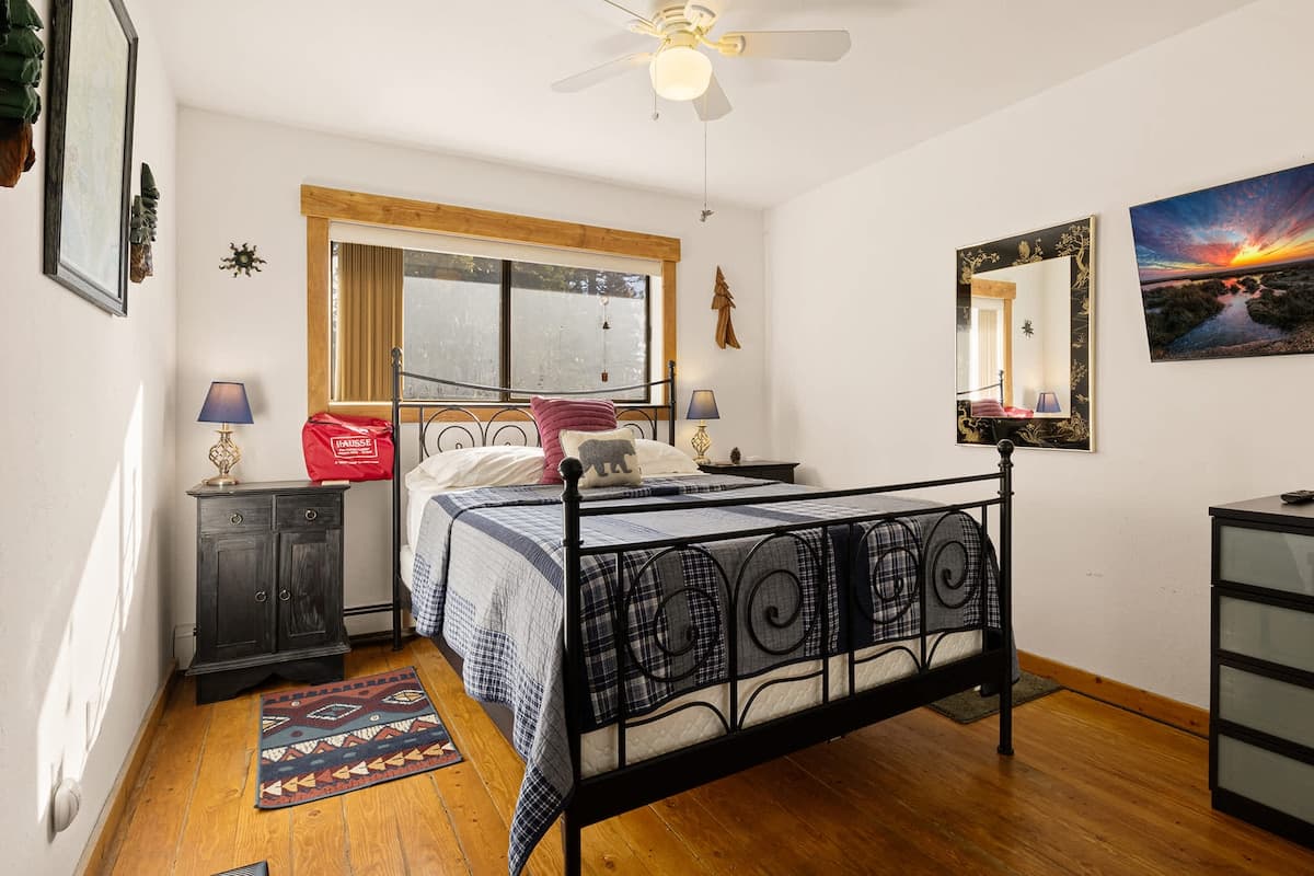 Condo in Incline Village · ★5.0 · 3 bedrooms · 3 beds · 3 private baths - Photo 5