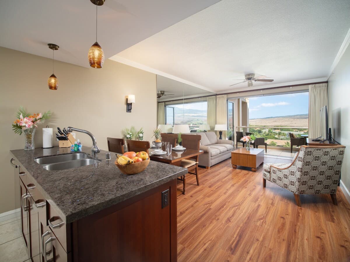Home in Lahaina · ★5.0 · 1 bedroom · 2 beds · 1 bath - Photo 1