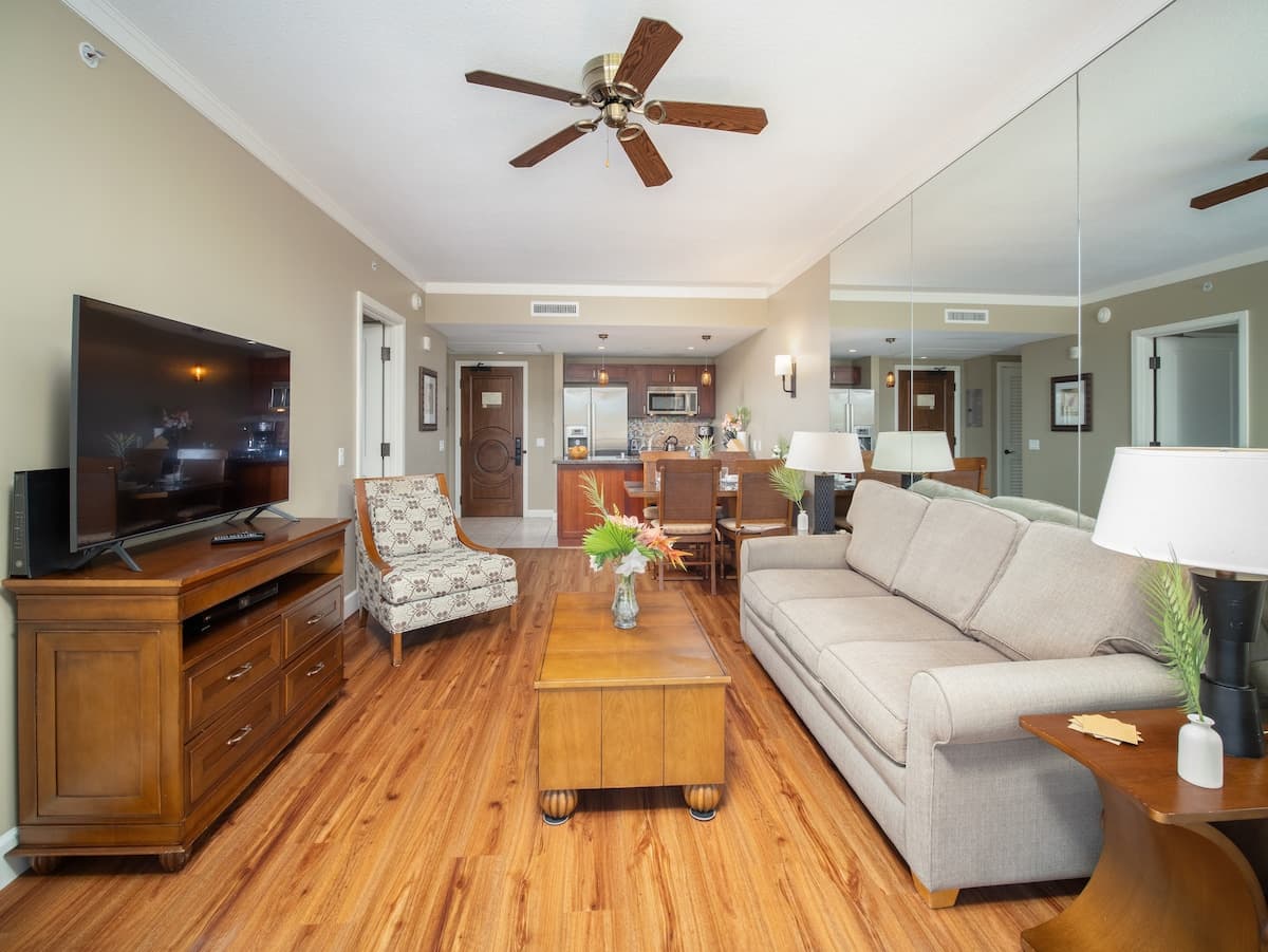Home in Lahaina · ★5.0 · 1 bedroom · 2 beds · 1 bath - Photo 3