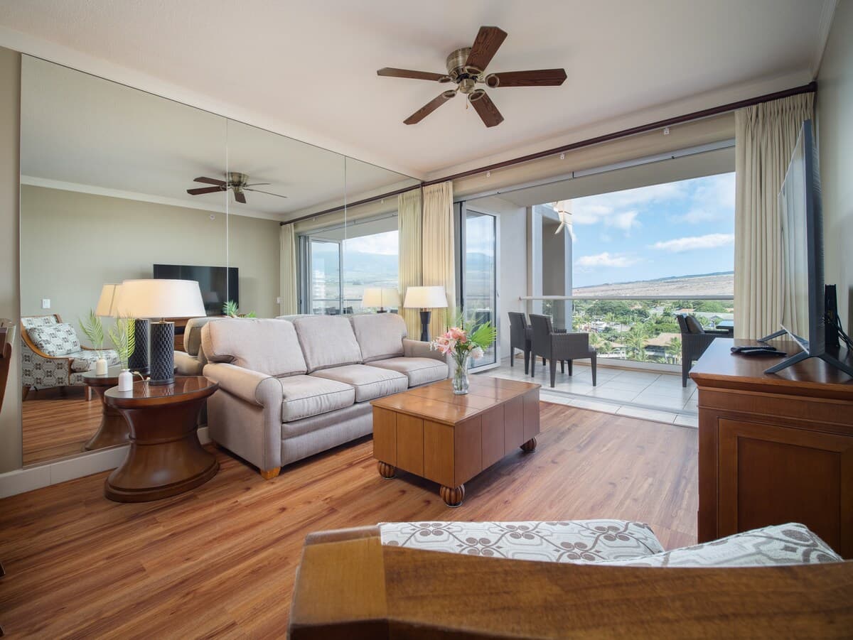 Home in Lahaina · ★5.0 · 1 bedroom · 2 beds · 1 bath - Photo 2