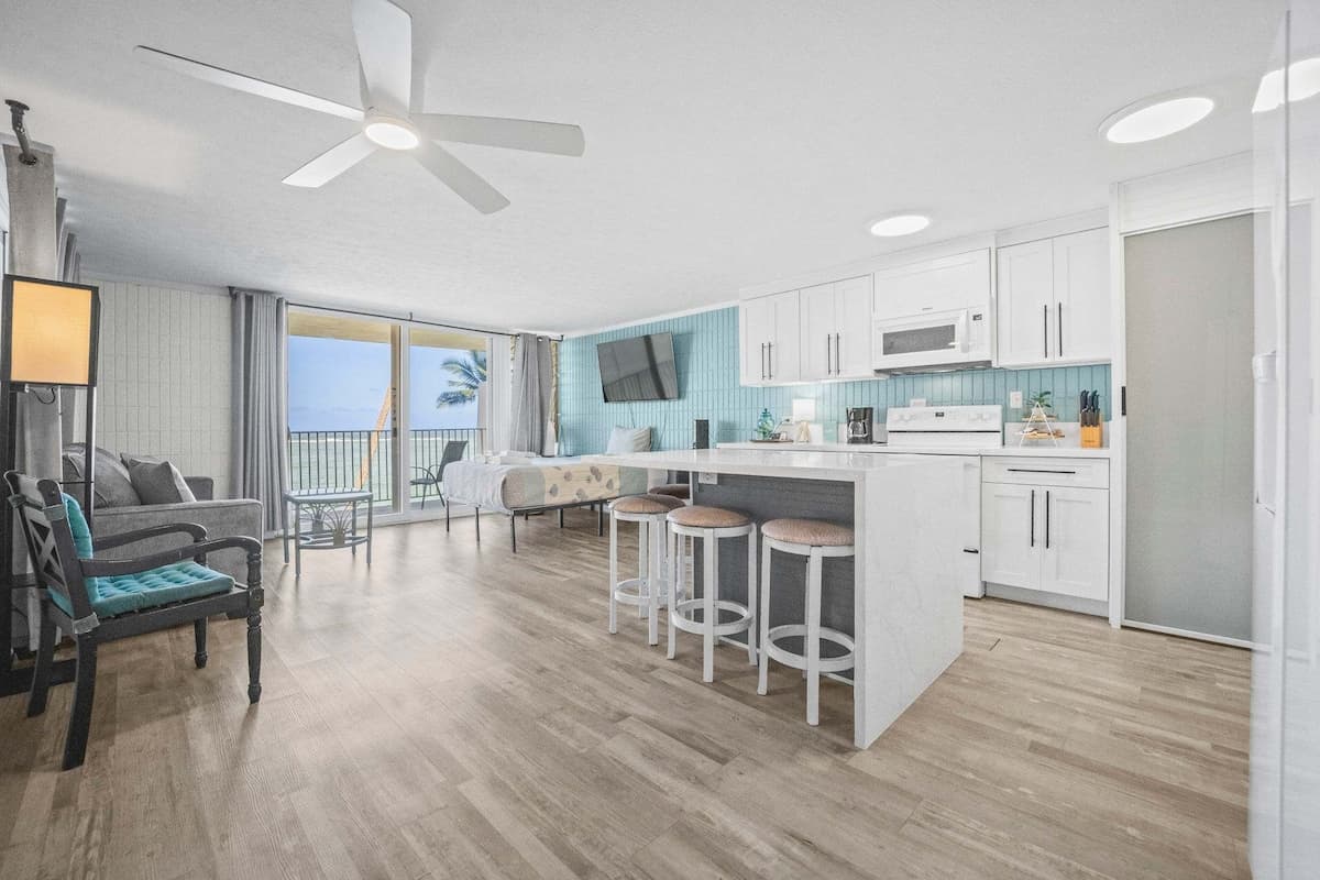 Condo in Hauula · ★4.68 · 1 bedroom · 4 beds · 1 private bath - Photo 1