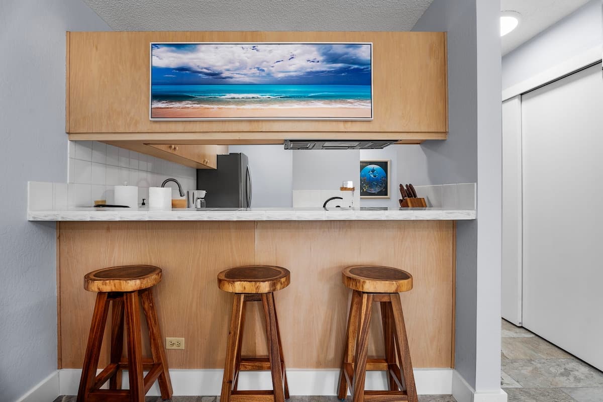 Condo in Kailua-Kona · ★4.92 · 1 bedroom · 2 beds · 2 baths - Photo 4