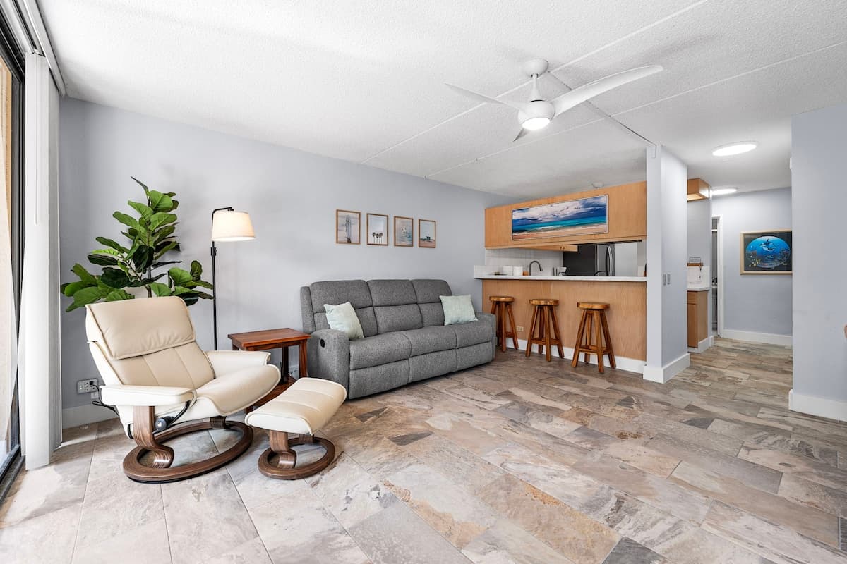Condo in Kailua-Kona · ★4.92 · 1 bedroom · 2 beds · 2 baths - Photo 3