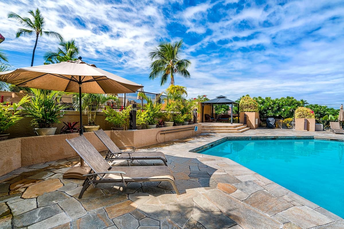 Condo in Kailua-Kona · ★4.92 · 1 bedroom · 2 beds · 2 baths - Photo 2