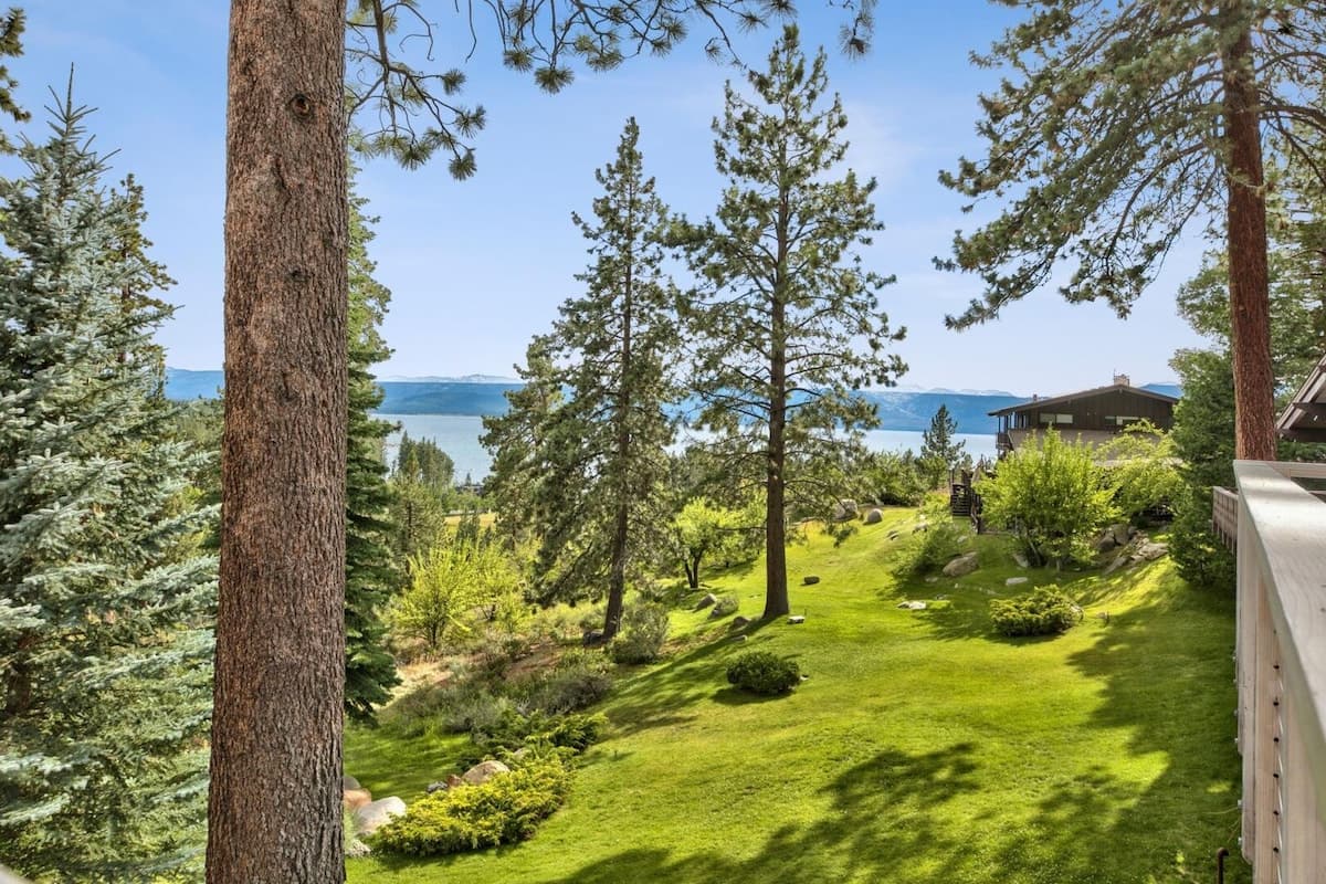 Home in Glenbrook · ★4.82 · 4 bedrooms · 4 beds · 4 private baths - Photo 1