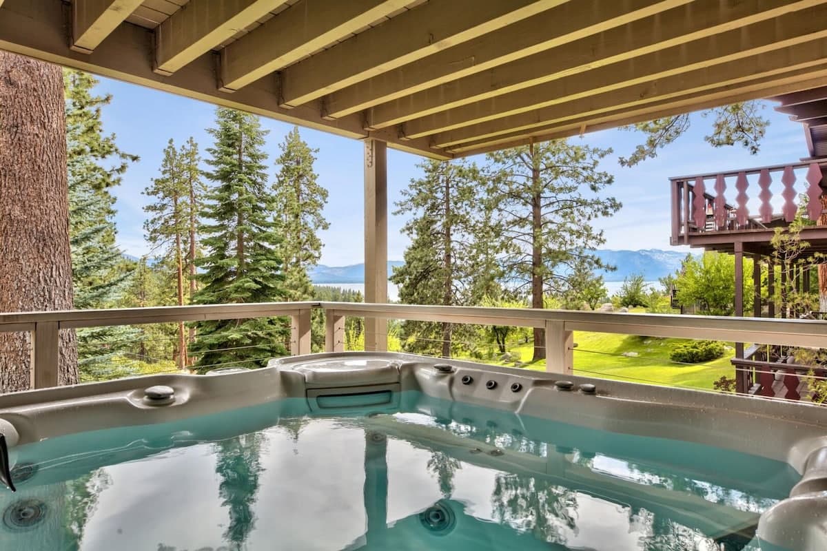 Home in Glenbrook · ★4.82 · 4 bedrooms · 4 beds · 4 private baths - Photo 2