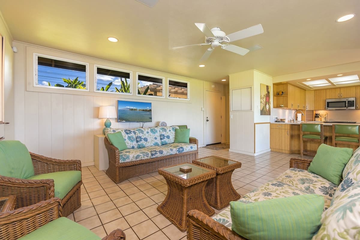 Home in Kihei · ★4.92 · 1 bedroom · 2 beds · 2 baths - Photo 3