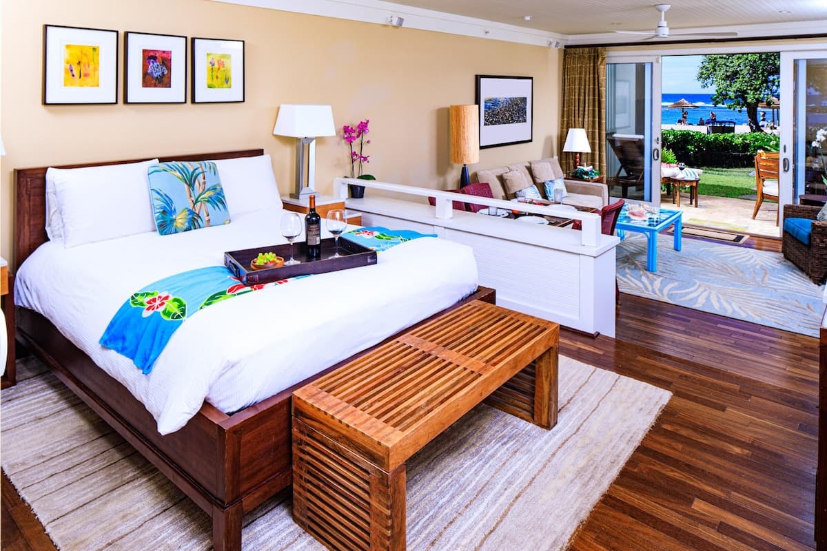 Villa in Kahuku · ★4.91 · Studio · 2 beds · 1 private bath - Photo 4