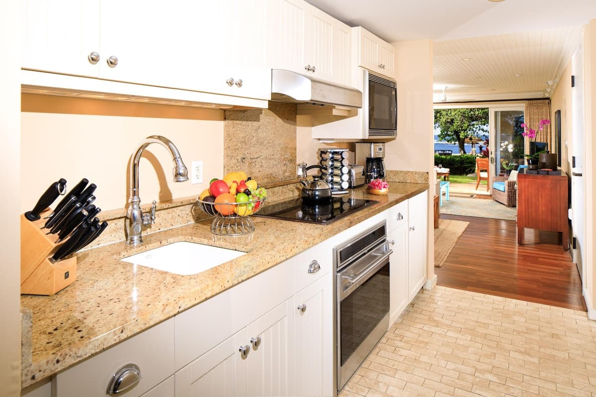 Villa in Kahuku · ★4.91 · Studio · 2 beds · 1 private bath - Photo 5