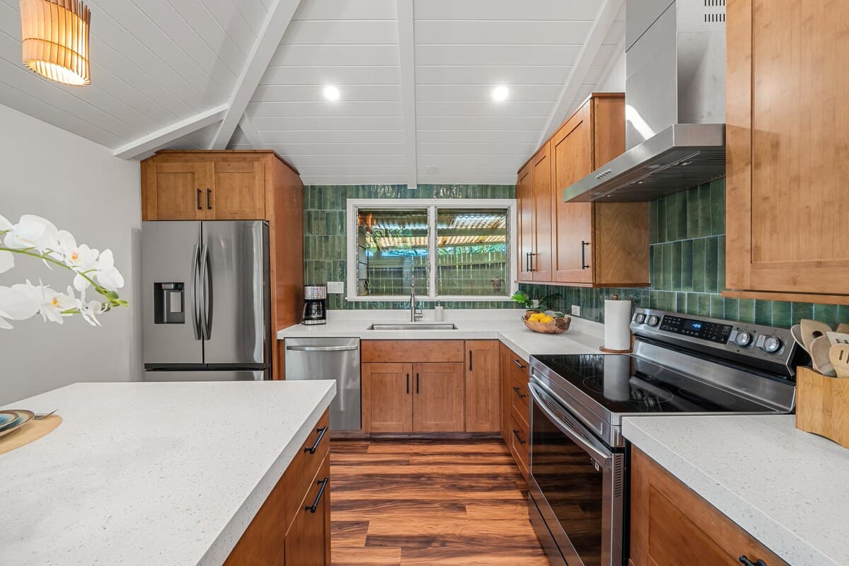 Condo in Lahaina · ★4.95 · 2 bedrooms · 3 beds · 2 baths - Photo 2