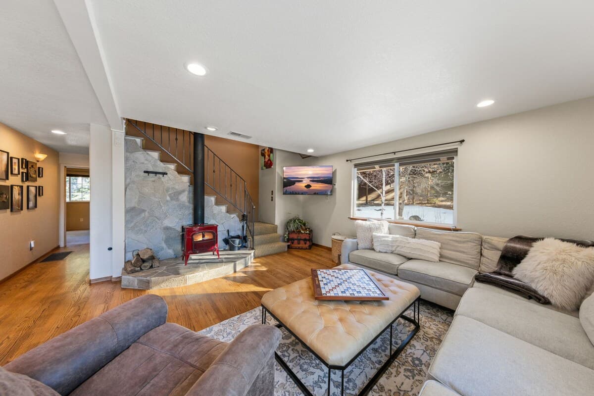 Lake Tahoe Home with Deck & Skylandia Beach Access - Photo 2