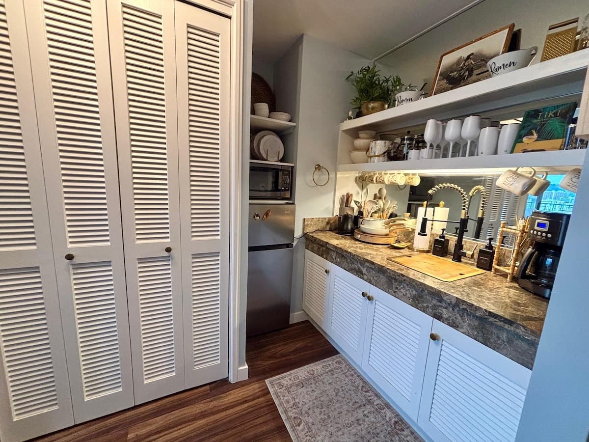 Condo in Honolulu · ★4.84 · Studio · 1 bed · 1 private bath - Photo 3