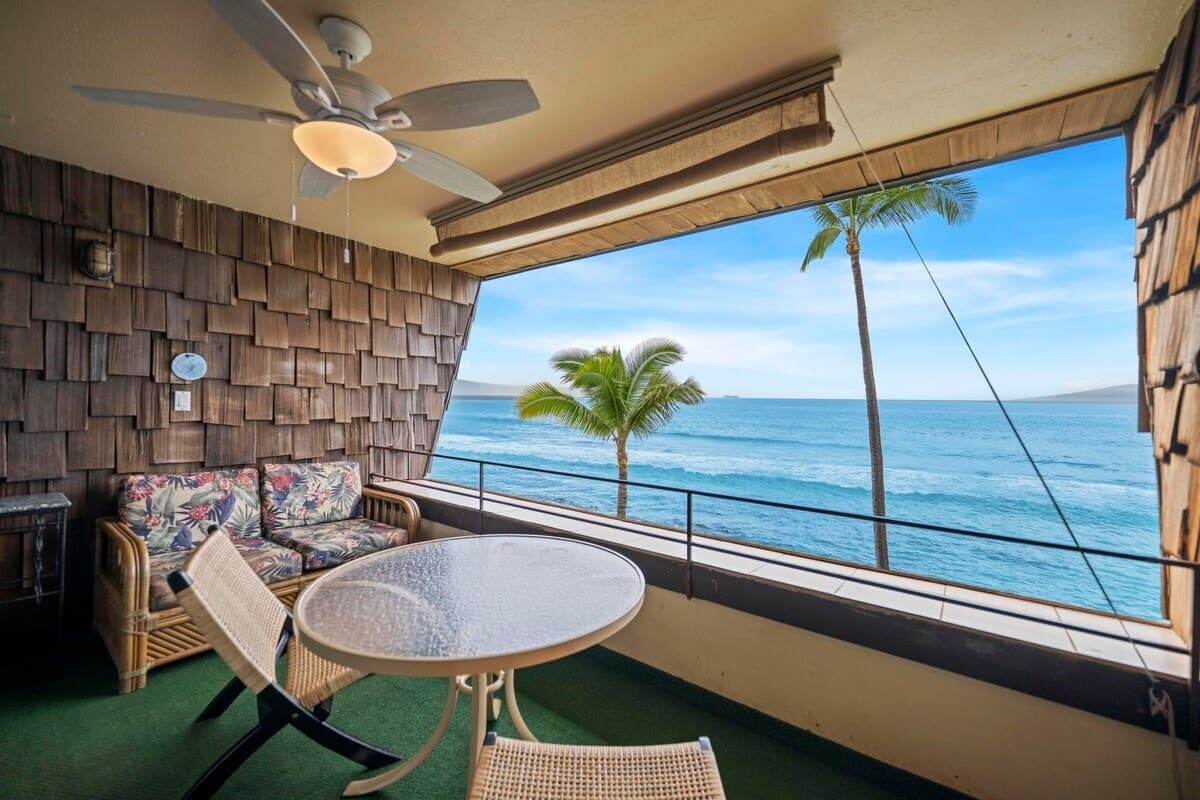 Oceanfront Maui Condo-Walk to Beach, Shops, Cafés - Photo 2