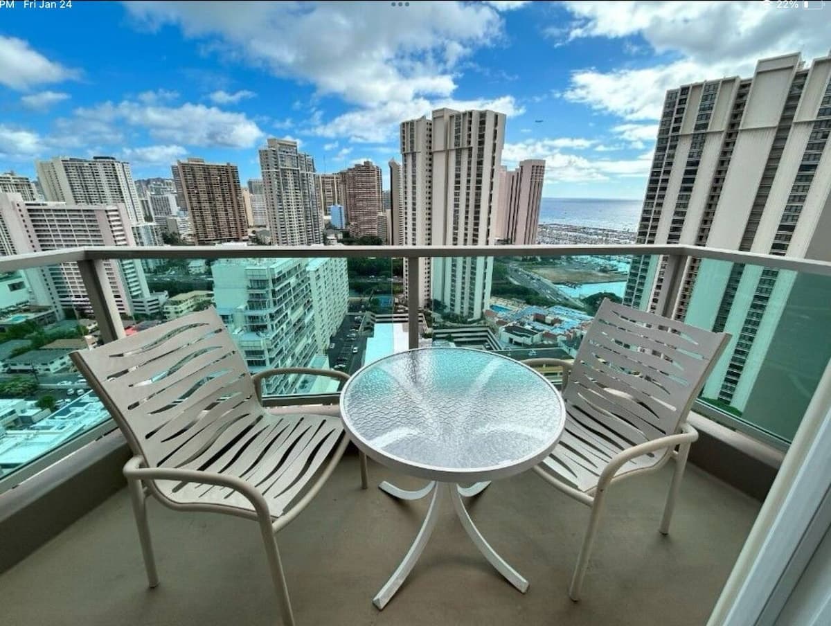 Hotel in Honolulu · ★4.45 · 1 bedroom · 2 beds · 1 private bath - Photo 2