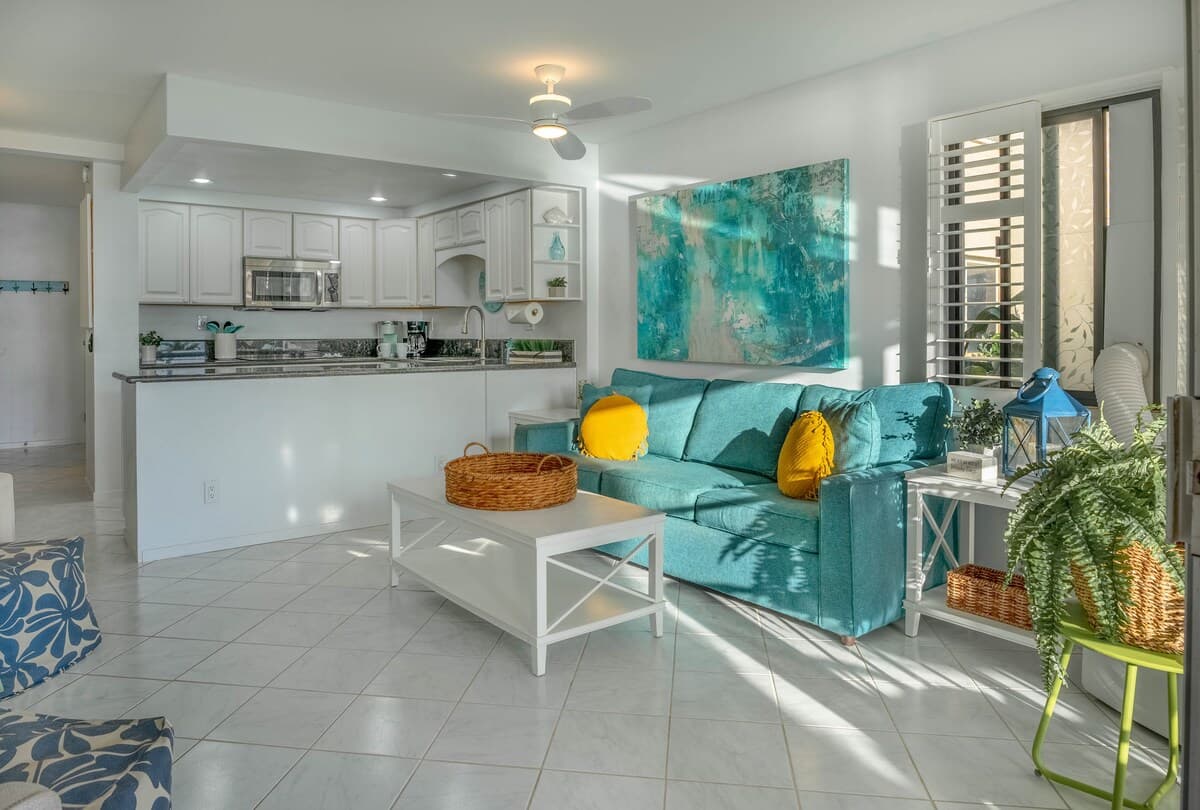 Condo in Wailuku · ★4.83 · 1 bedroom · 2 beds · 1 bath - Photo 4
