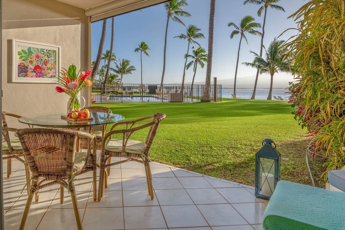 Condo in Wailuku · ★4.83 · 1 bedroom · 2 beds · 1 bath - Photo 1