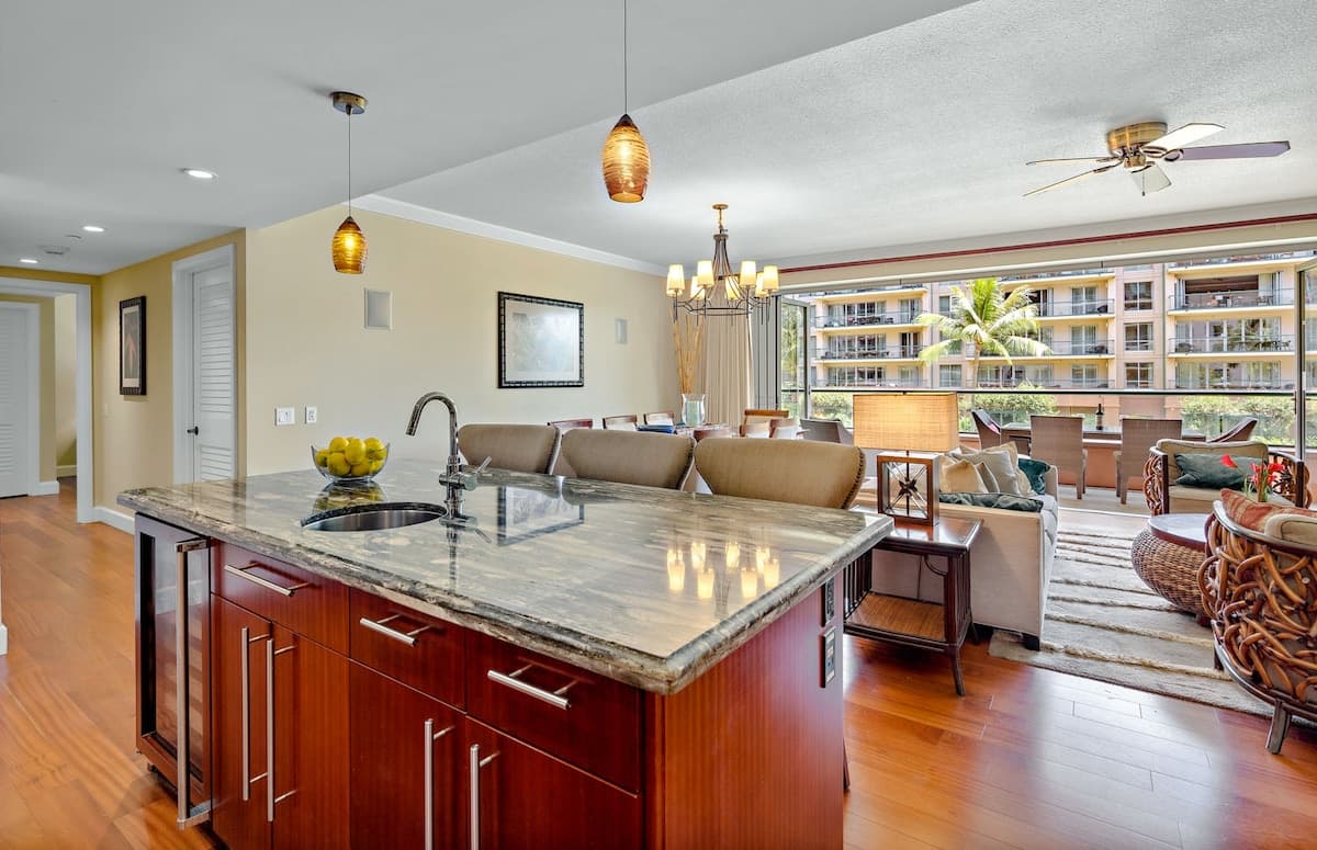 Condo in Lahaina · ★4.86 · 3 bedrooms · 4 beds · 3 baths - Photo 5