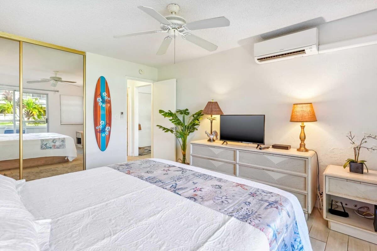 1 Bedroom Condo King Bed with Pool and jacuzzi - Photo 4