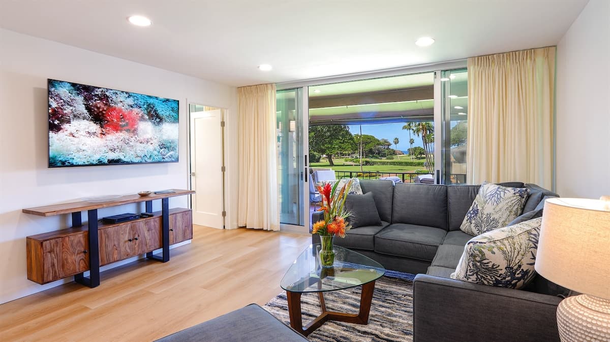 Condo in Lahaina · ★5.0 · 2 bedrooms · 3 beds · 2 baths - Photo 1