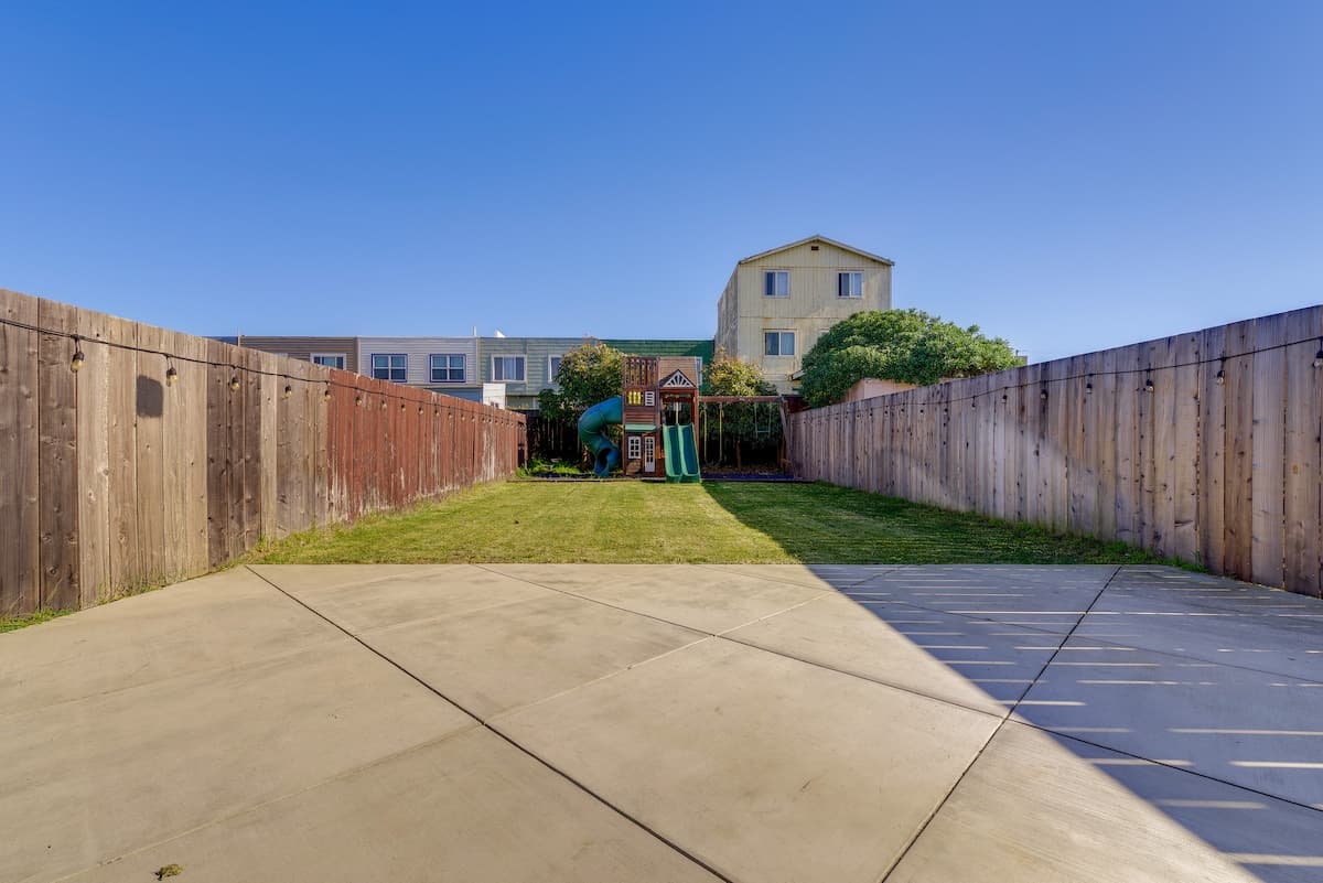 Private Playset, 1 Block to Ocean Beach - Photo 2