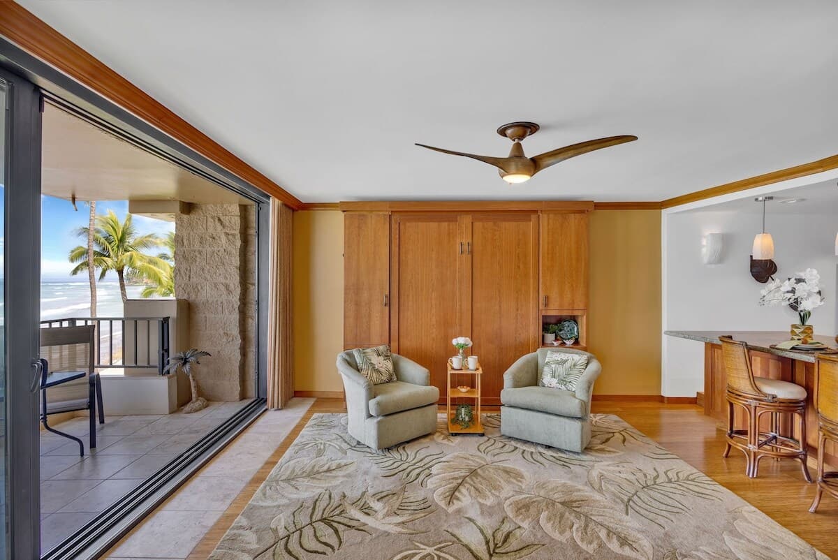 Condo in Lahaina · ★4.89 · 2 bedrooms · 3 beds · 2 baths - Photo 2