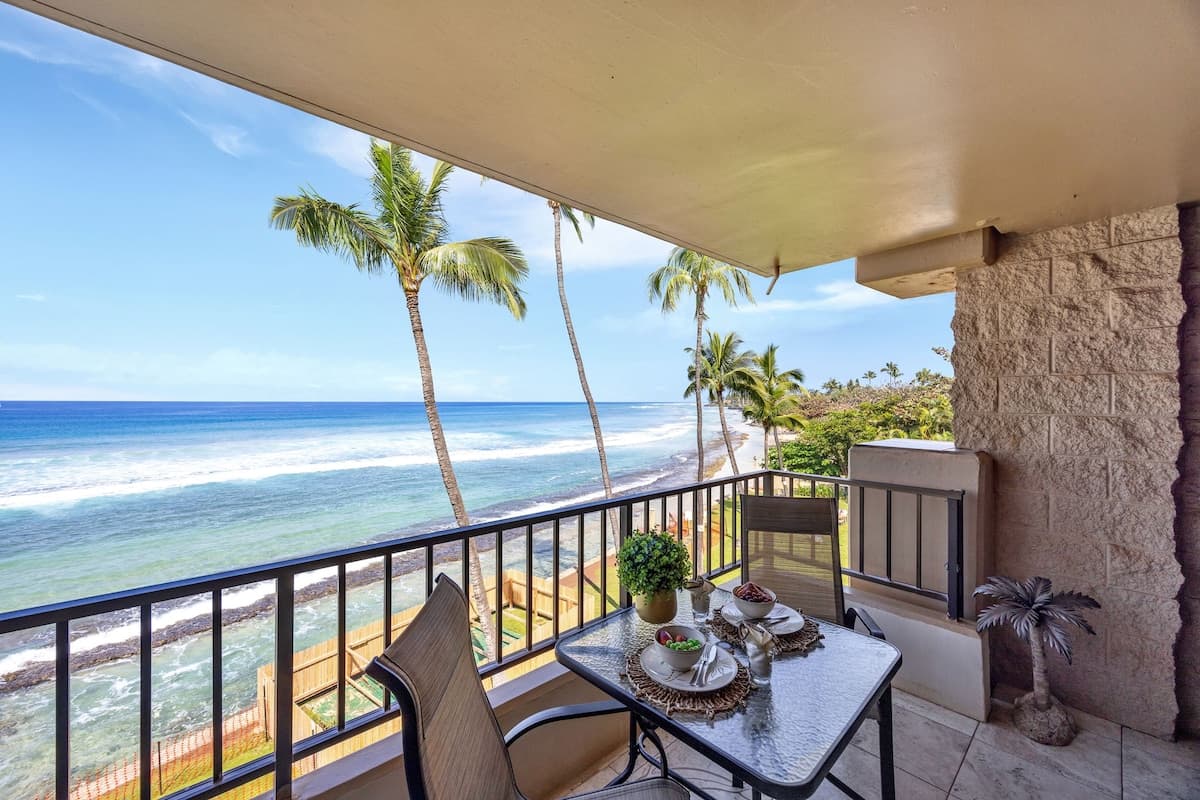 Condo in Lahaina · ★4.89 · 2 bedrooms · 3 beds · 2 baths - Photo 1
