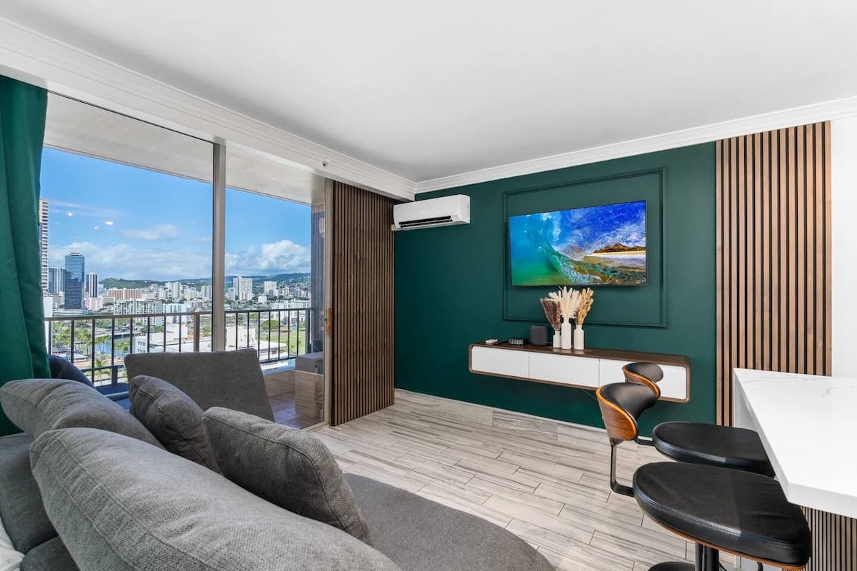Resort in Honolulu · ★4.97 · 1 bedroom · 2 beds · 1 private bath - Photo 1
