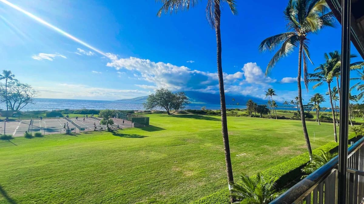 Home in Kihei · ★4.85 · 2 bedrooms · 4 beds · 2 private baths - Photo 3