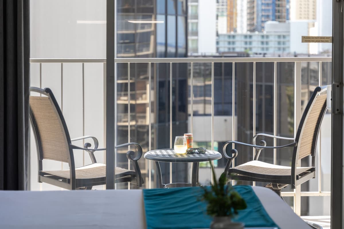 Condo in Honolulu · ★4.73 · 1 bedroom · 1 bed · 1 private bath - Photo 3