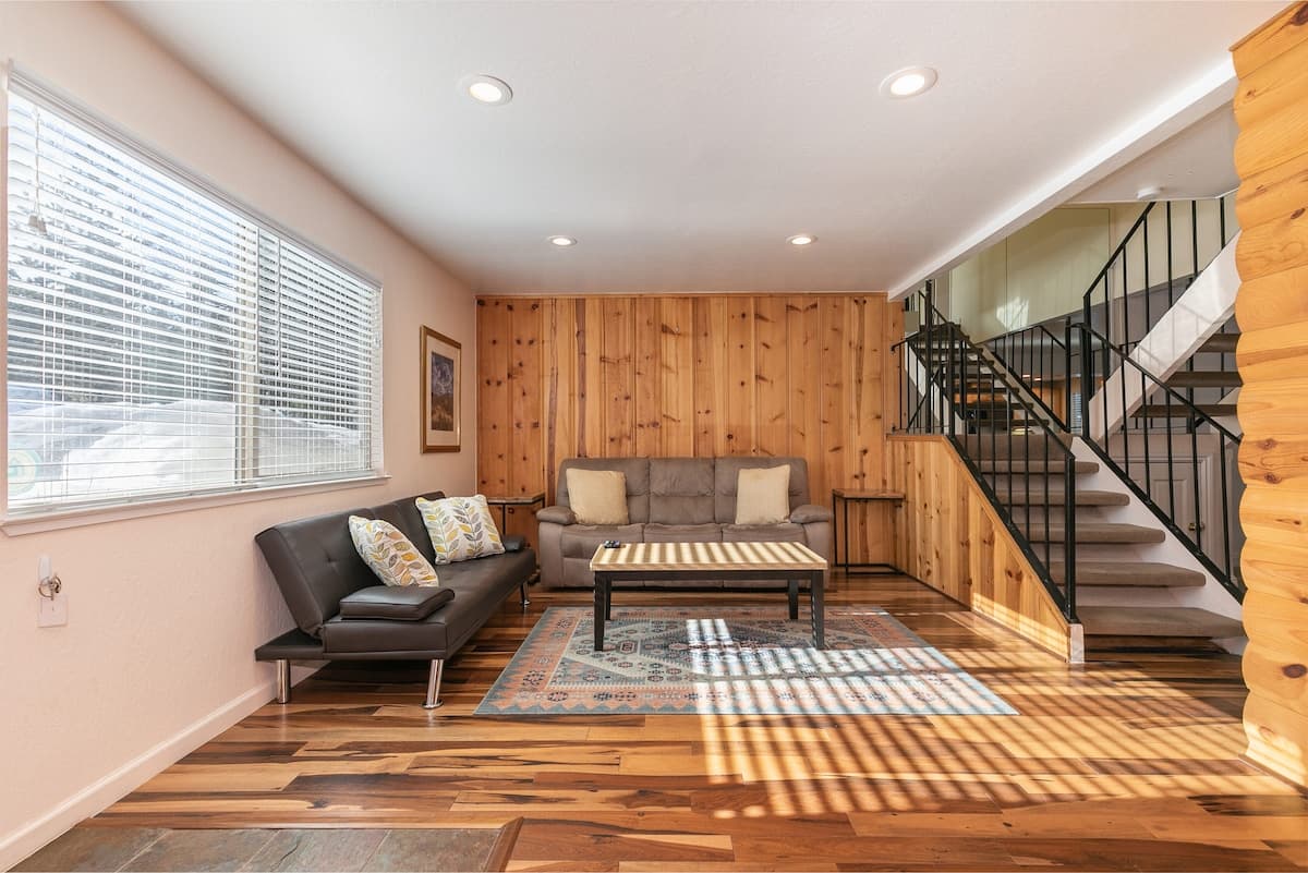 Minimal Townhouse, Half-Mile to Bristlecone Beach - Photo 1